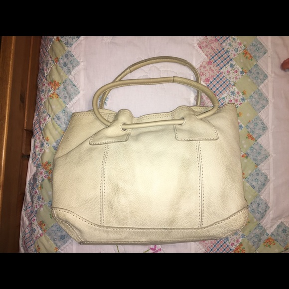 Clearance 🛍 Large creme fossil handbag. - Picture 2 of 7